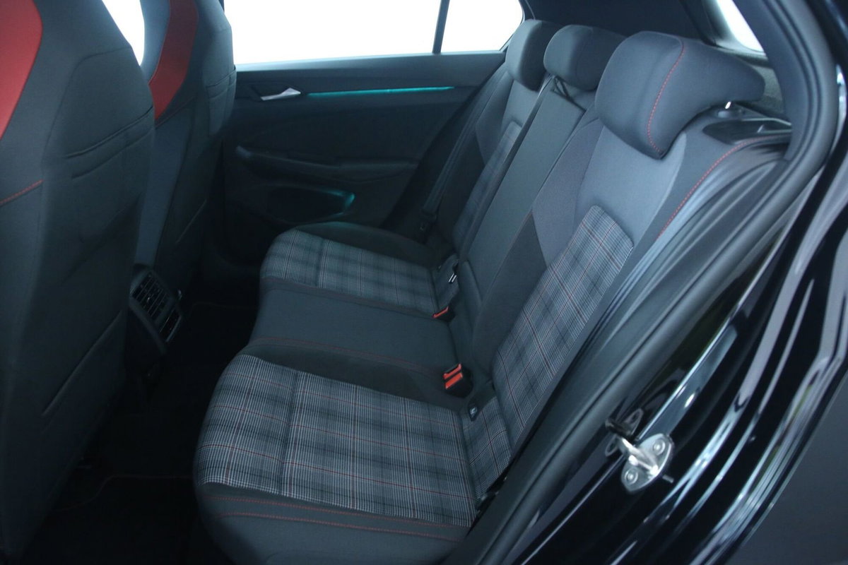 Volkswagen Golf 2.0 TSI GTI DSG (8)