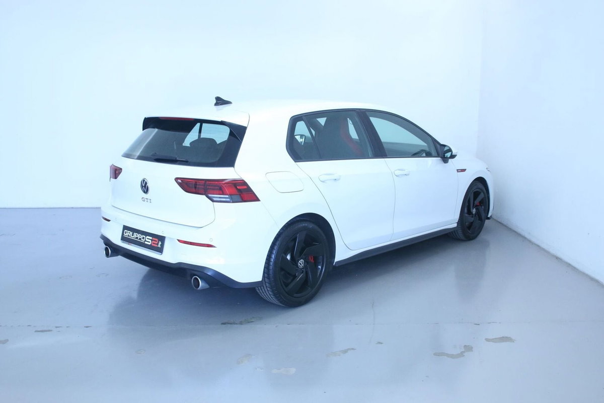 Volkswagen Golf 2.0 TSI GTI (4)