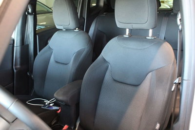 Jeep Renegade 1.3 T4 190CV PHEV 4xe AT6 Limited (10)