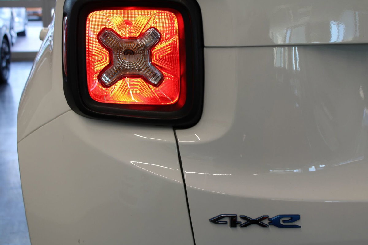Jeep Renegade 1.3 T4 190CV PHEV 4xe AT6 Limited (7)