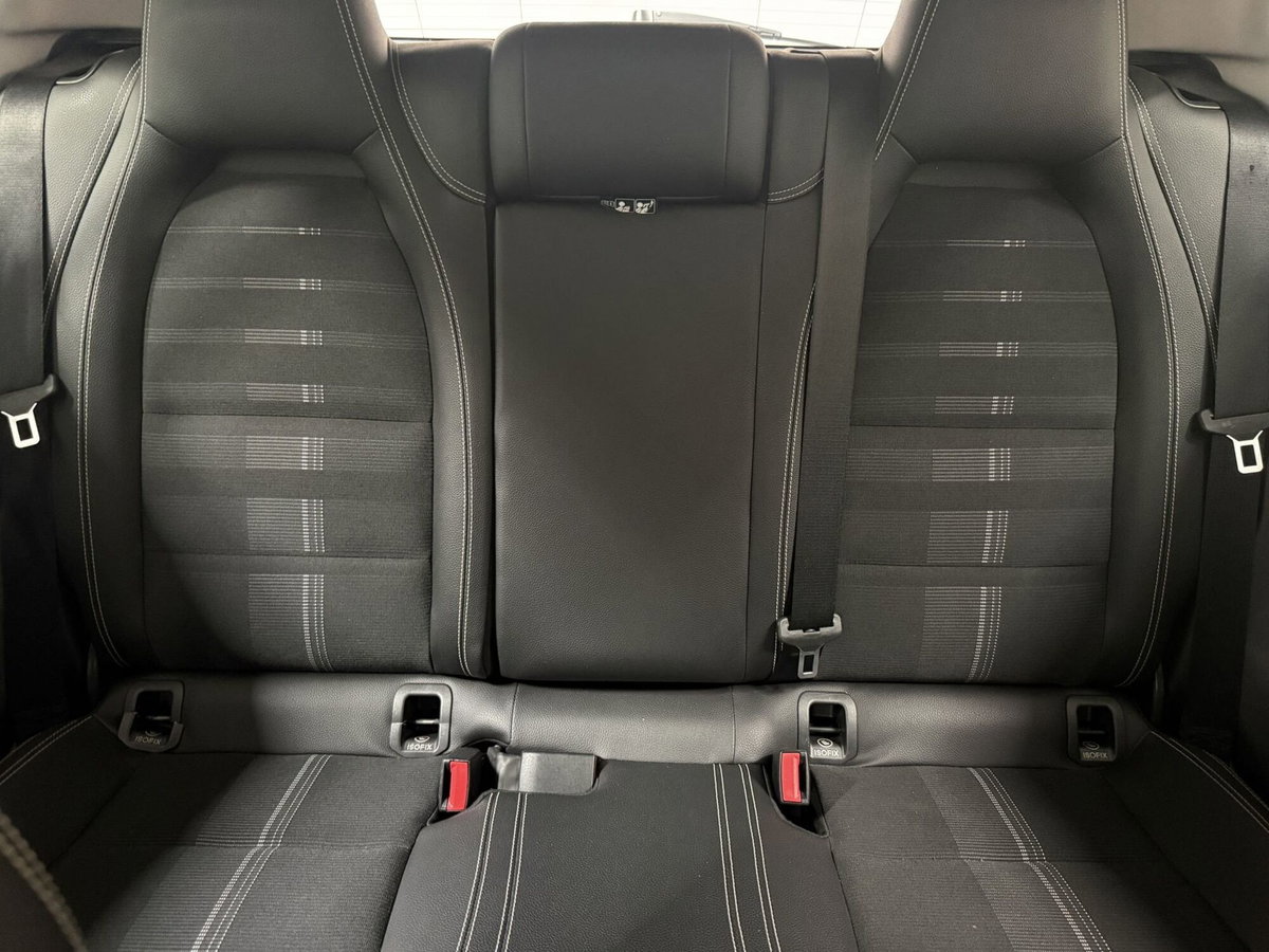 Mercedes-Benz GLA SUV 200 d Sport (12)