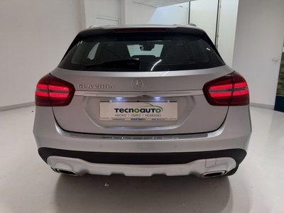 Mercedes-Benz GLA SUV 200 d Sport (14)