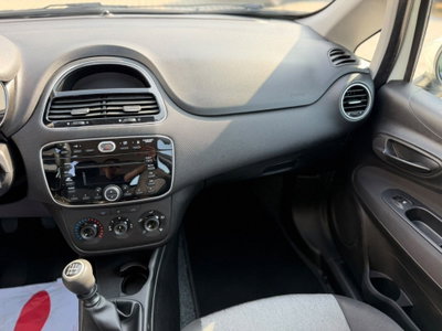 Fiat Punto 1.4 8V 5 porte Natural Power Lounge (13)