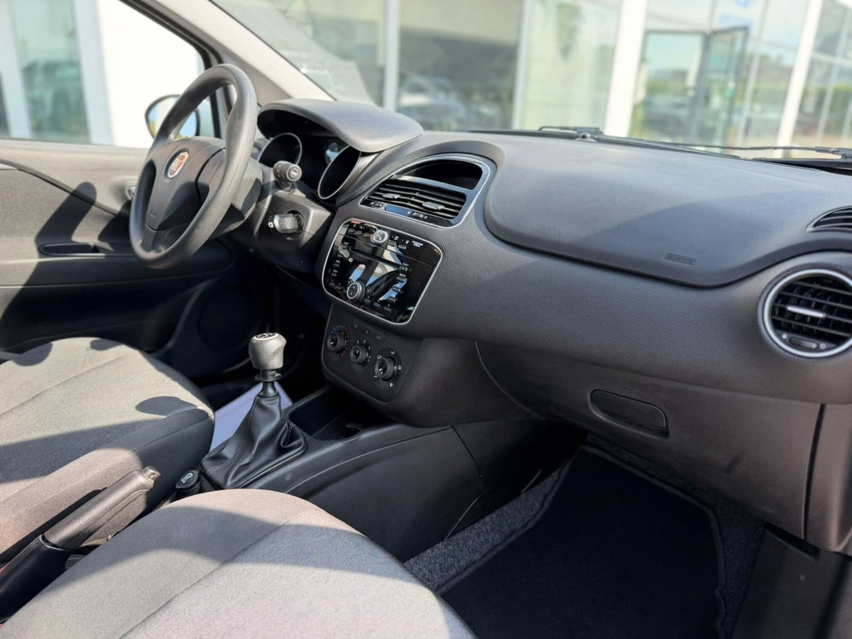 Fiat Punto 1.4 8V 5 porte Natural Power Lounge (16)