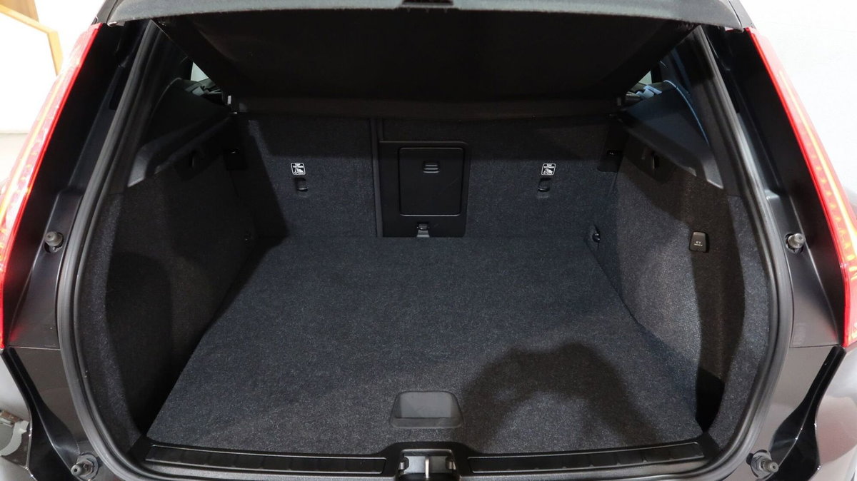 Volvo XC40 T4 Recharge Plug-in Hybrid Inscription Expression (20)