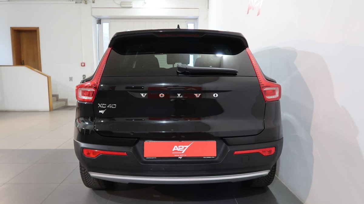 Volvo XC40 T4 Recharge Plug-in Hybrid Inscription Expression (9)