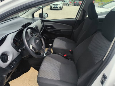 Toyota Yaris 1.5 5 porte Active (9)