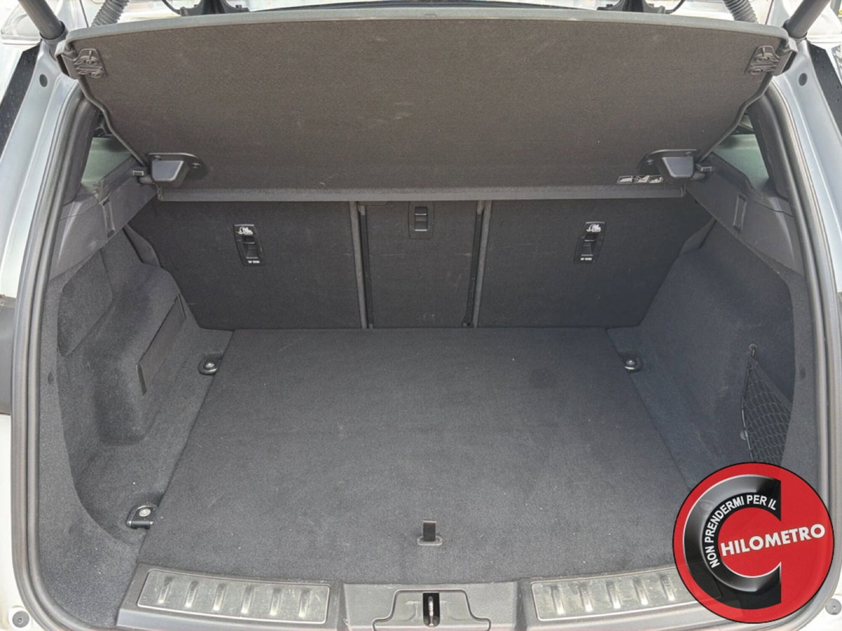 Land Rover Range Rover Evoque 2.0D I4-L.Flw 150CV AWD Aut R-Dynamic HSE (9)
