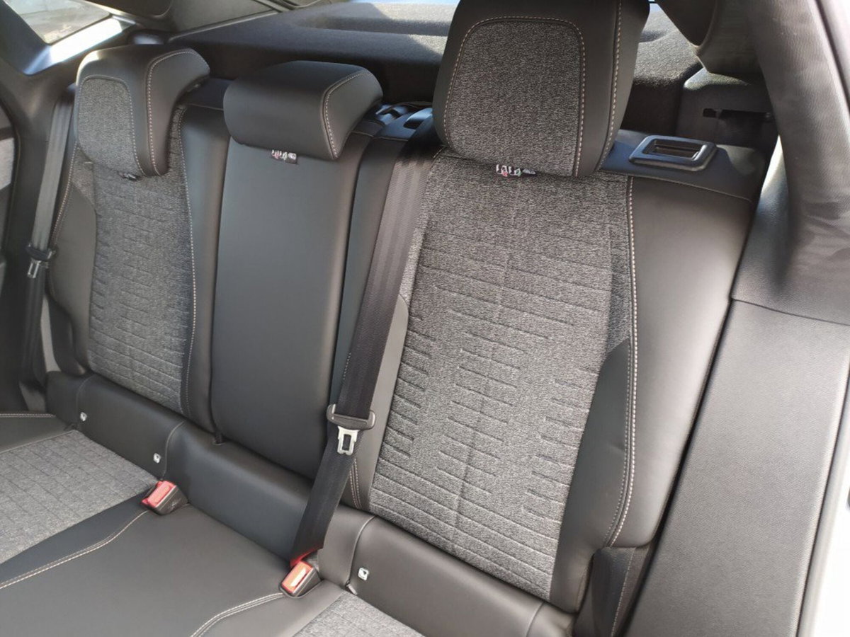 Peugeot 3008 1.2 hybrid Allure Business 145cv e-dcs6 (16)