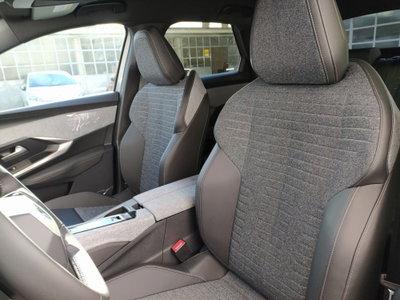 Peugeot 3008 1.2 hybrid Allure Business 145cv e-dcs6 (19)