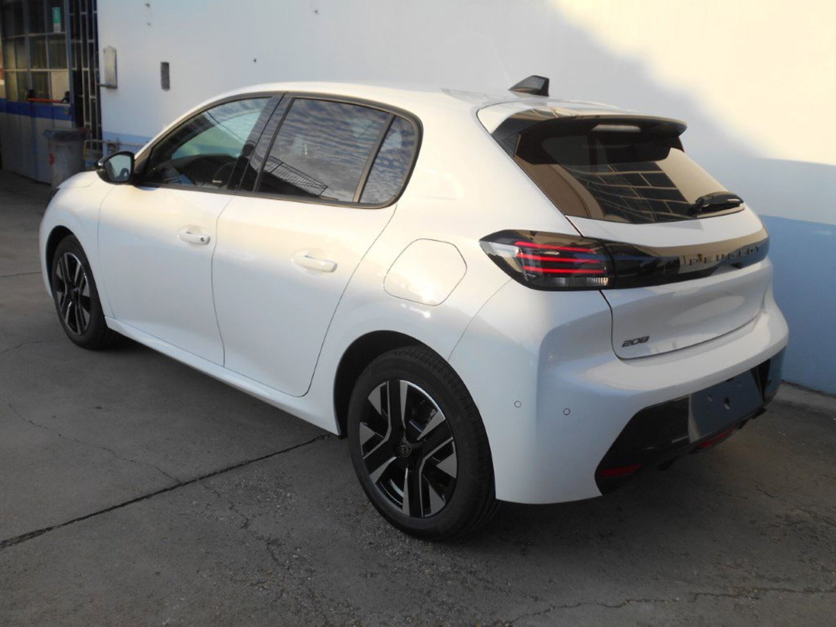 Peugeot 208 PureTech 100 Stop&Start 5 porte Allure (11)