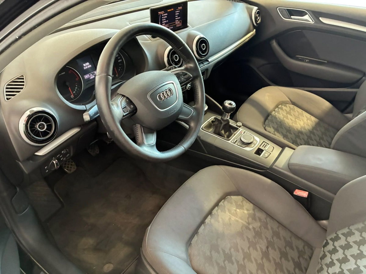 Audi A3 1.6 TDI S tronic Business (17)