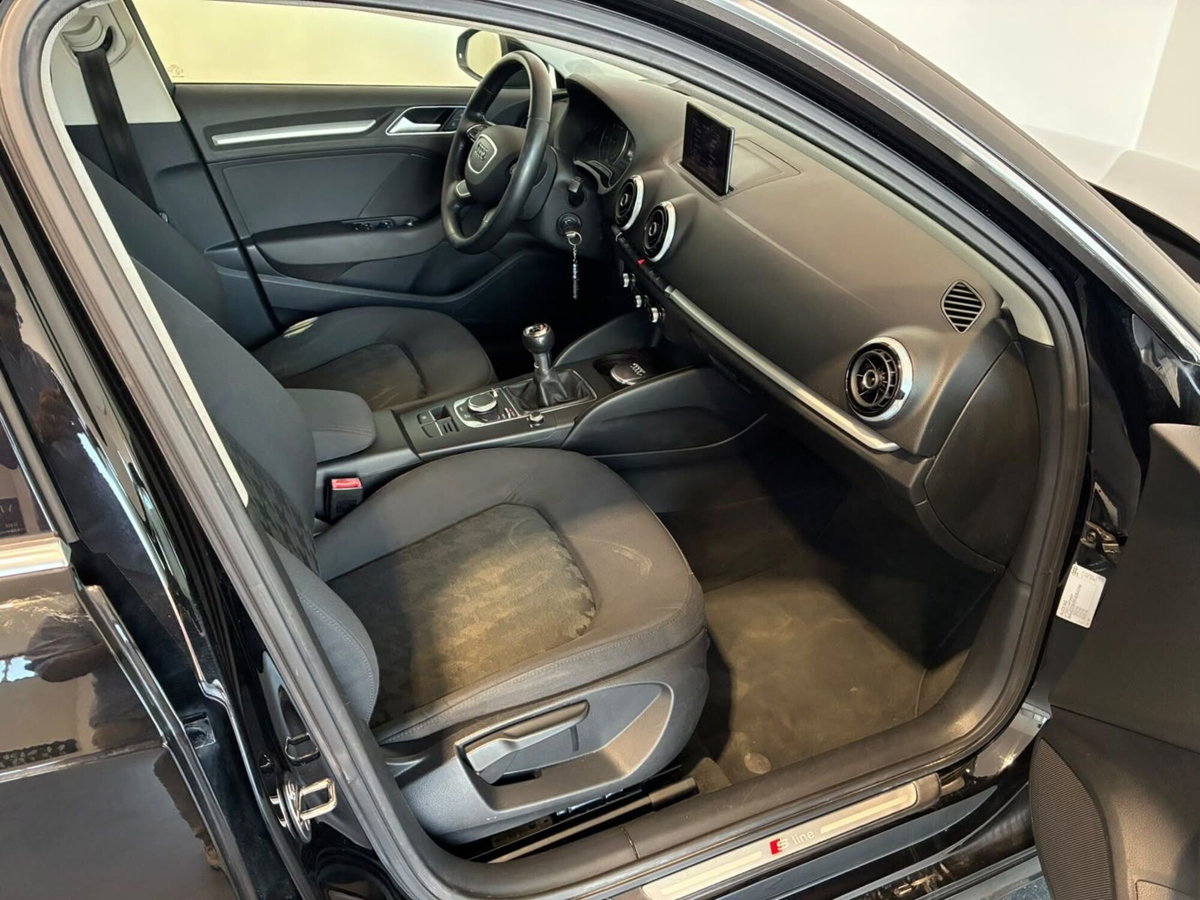 Audi A3 1.6 TDI S tronic Business (19)