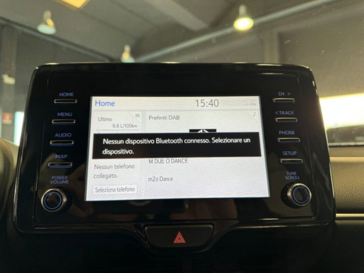 Toyota Yaris 1.0 5 porte Active (15)
