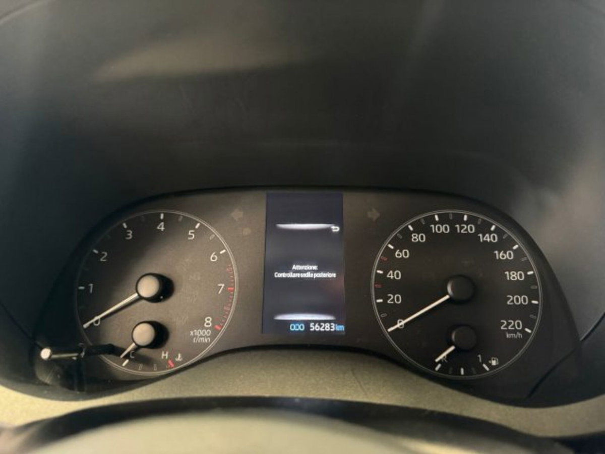 Toyota Yaris 1.0 5 porte Active (17)