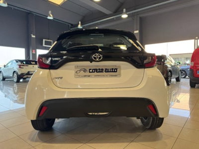Toyota Yaris 1.0 5 porte Active (19)