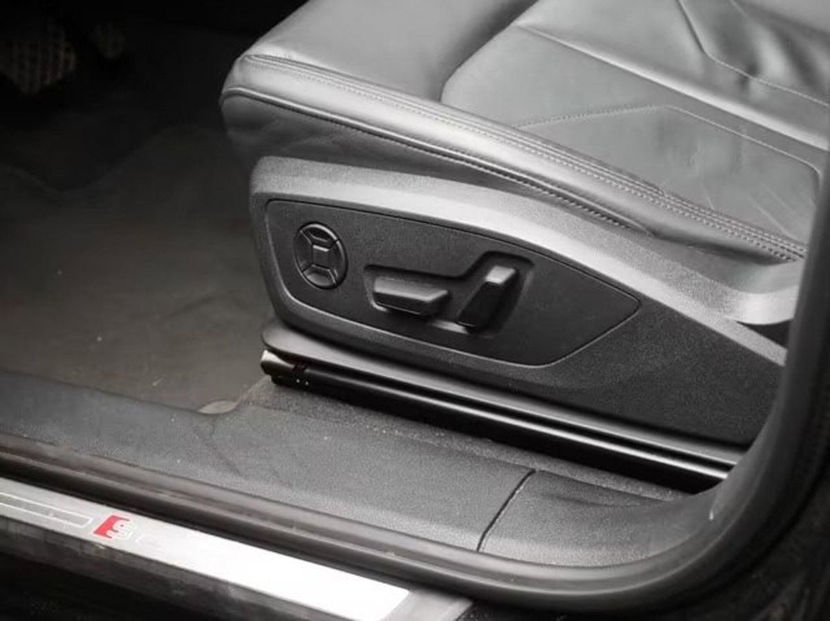 Audi Q3 Sportback 35 TDI quattro S tronic S line edition (11)