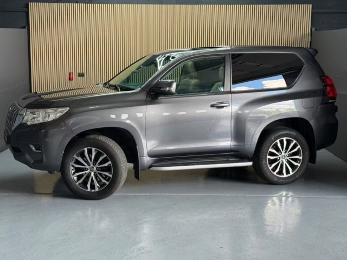 Toyota Land Cruiser 2.8 D4-D 3 porte Lounge (4)