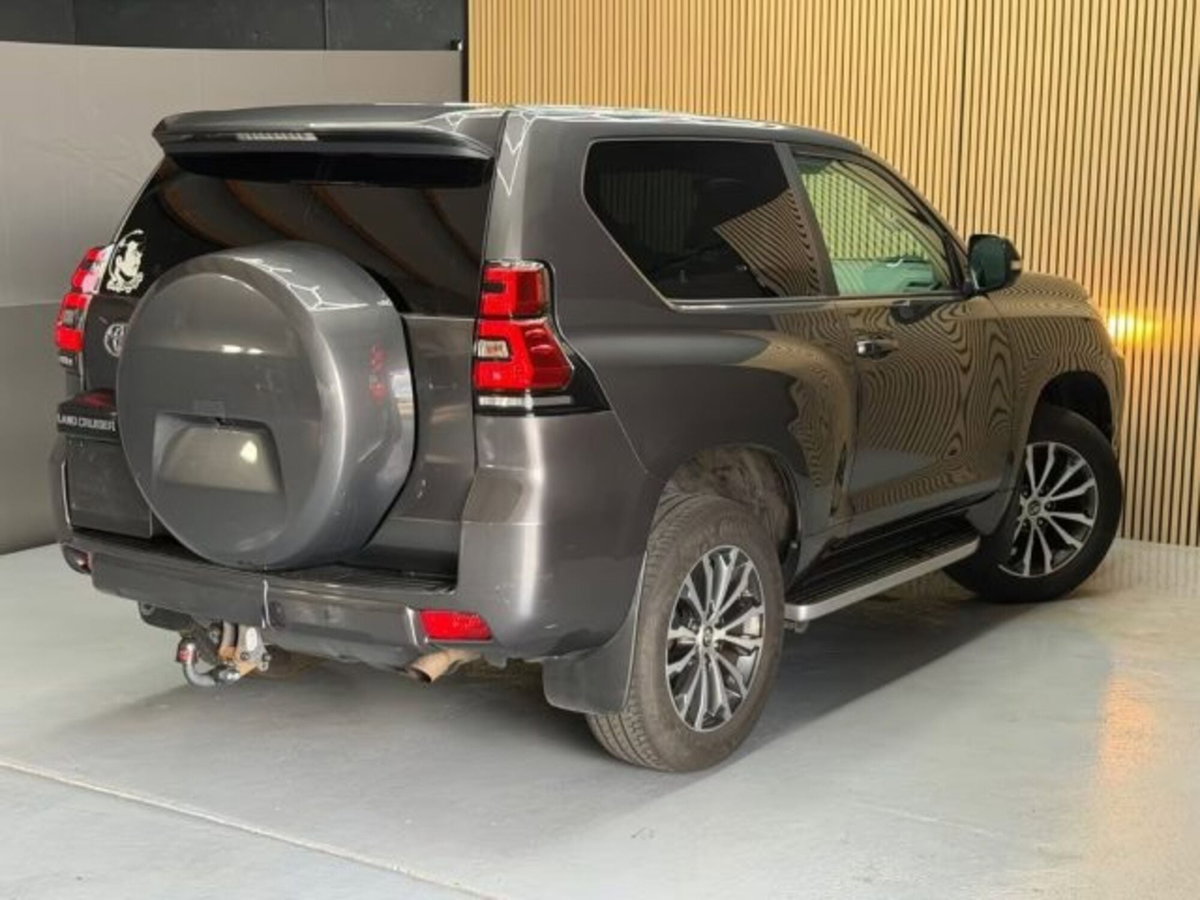 Toyota Land Cruiser 2.8 D4-D 3 porte Lounge (6)