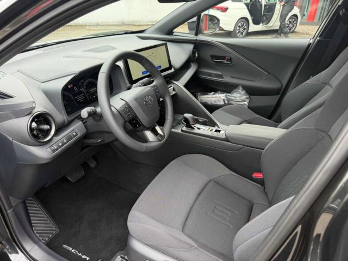 Toyota Toyota C-HR 2.0 phev Trend fwd e-cvt (8)