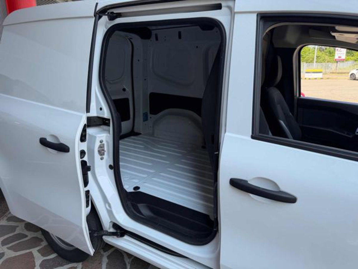 Renault Kangoo Blue dCi 95CV Express Maxi Combi Ice Plus (8)