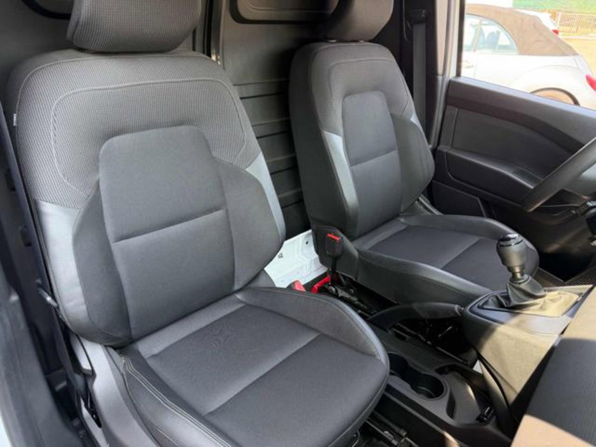 Renault Kangoo Blue dCi 95CV Express Maxi Combi Ice Plus (9)