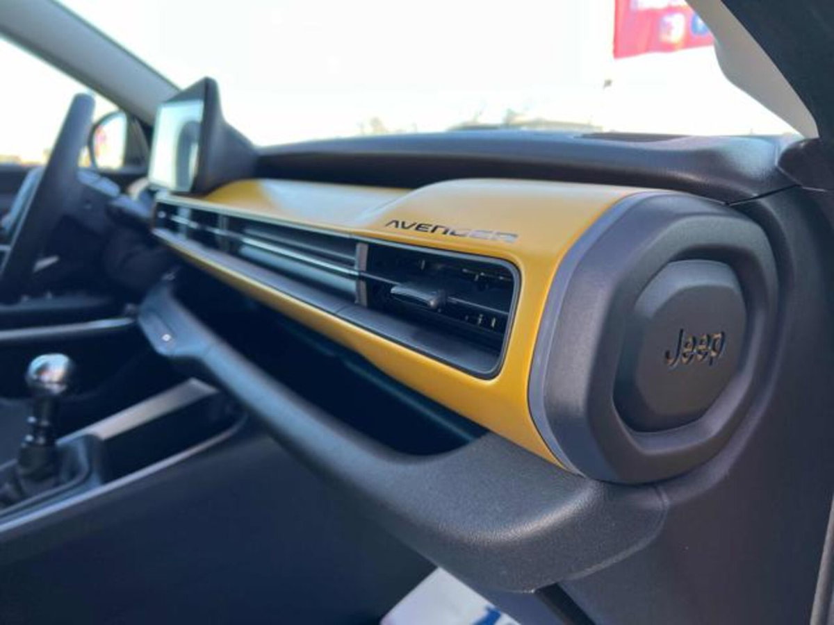 Jeep Avenger 1.2 turbo Summit fwd 100cv (17)