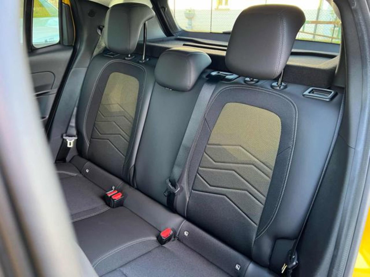 Jeep Avenger 1.2 turbo Summit fwd 100cv (19)