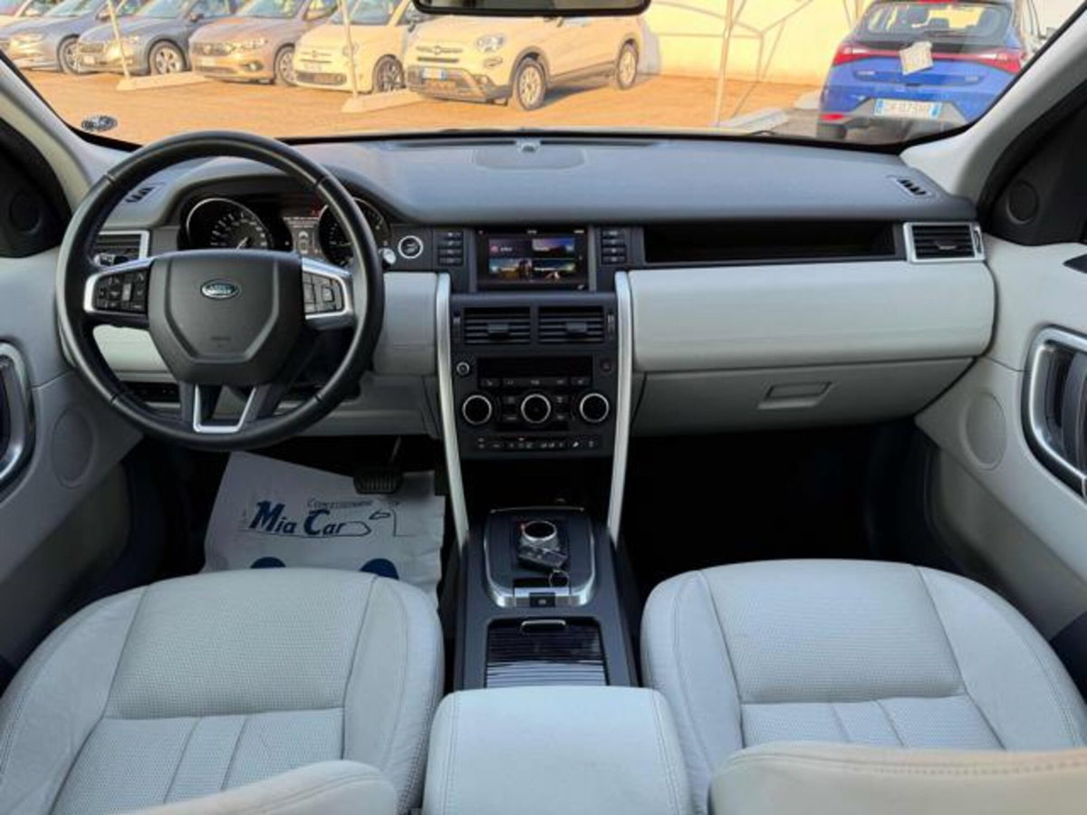 Land Rover Discovery Sport 2.2 TD4 HSE (10)