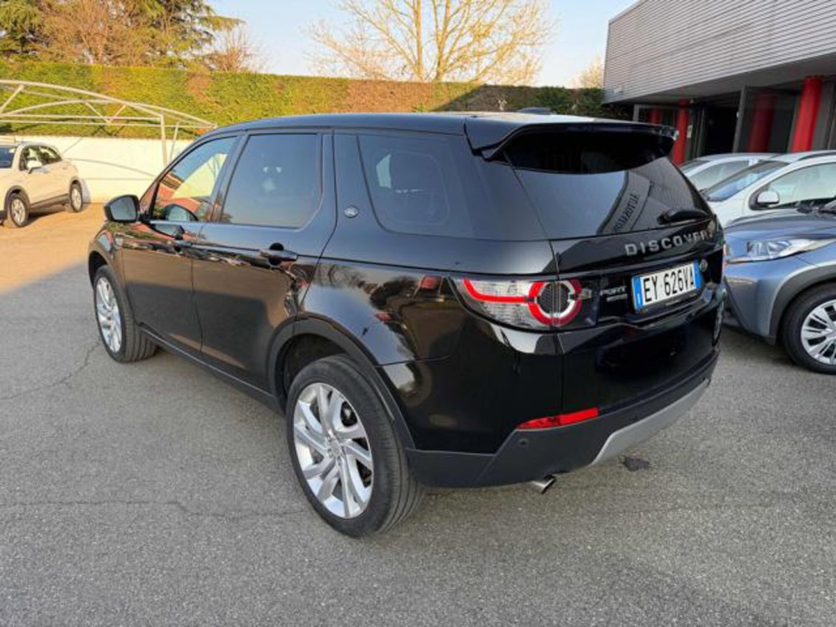 Land Rover Discovery Sport 2.2 TD4 HSE (6)