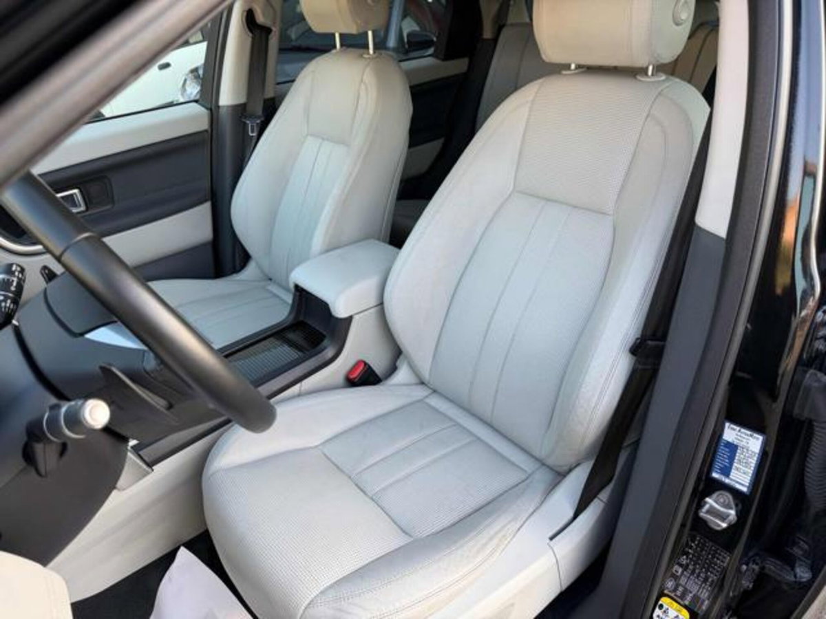 Land Rover Discovery Sport 2.2 TD4 HSE (9)