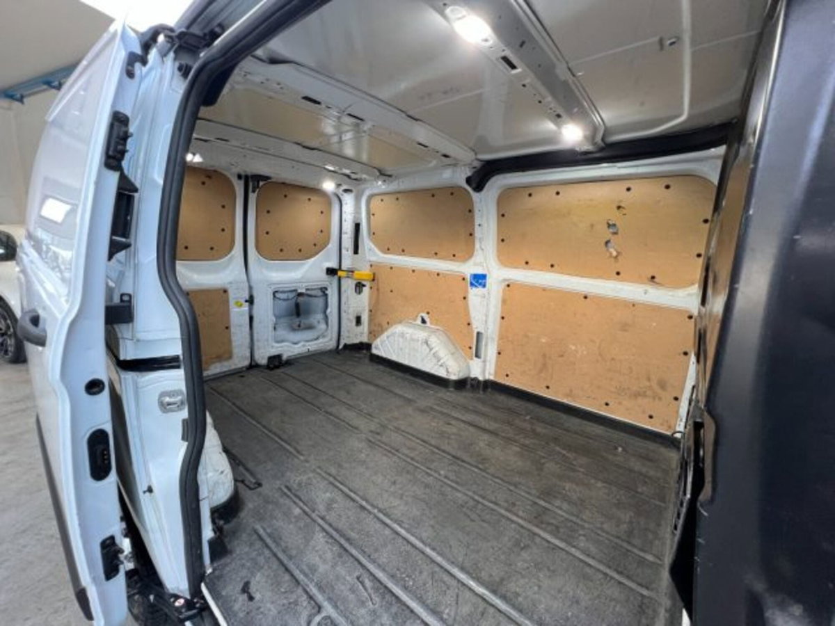 Ford Transit Custom Furgone 280 2.0 EcoBlue 130 PC Furgone Trend (14)