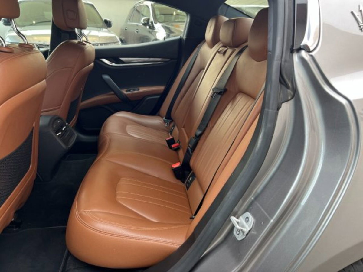 Maserati Ghibli Ghibli L4 330 CV MHEV Gransport (10)