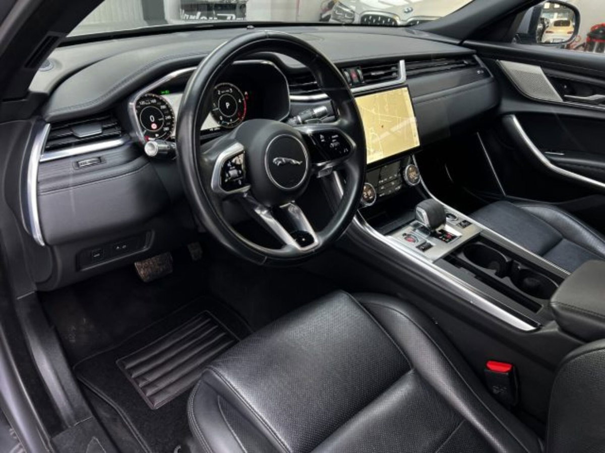 Jaguar XF 2.0 D 204 CV AWD aut. R-Dynamic SE (4)