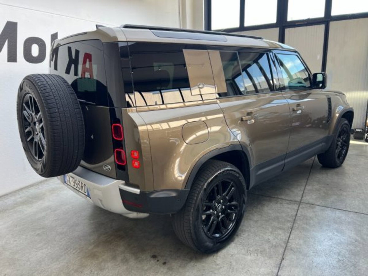 Land Rover Defender 110 3.0D I6 200 CV AWD Auto X-Dynamic S (11)