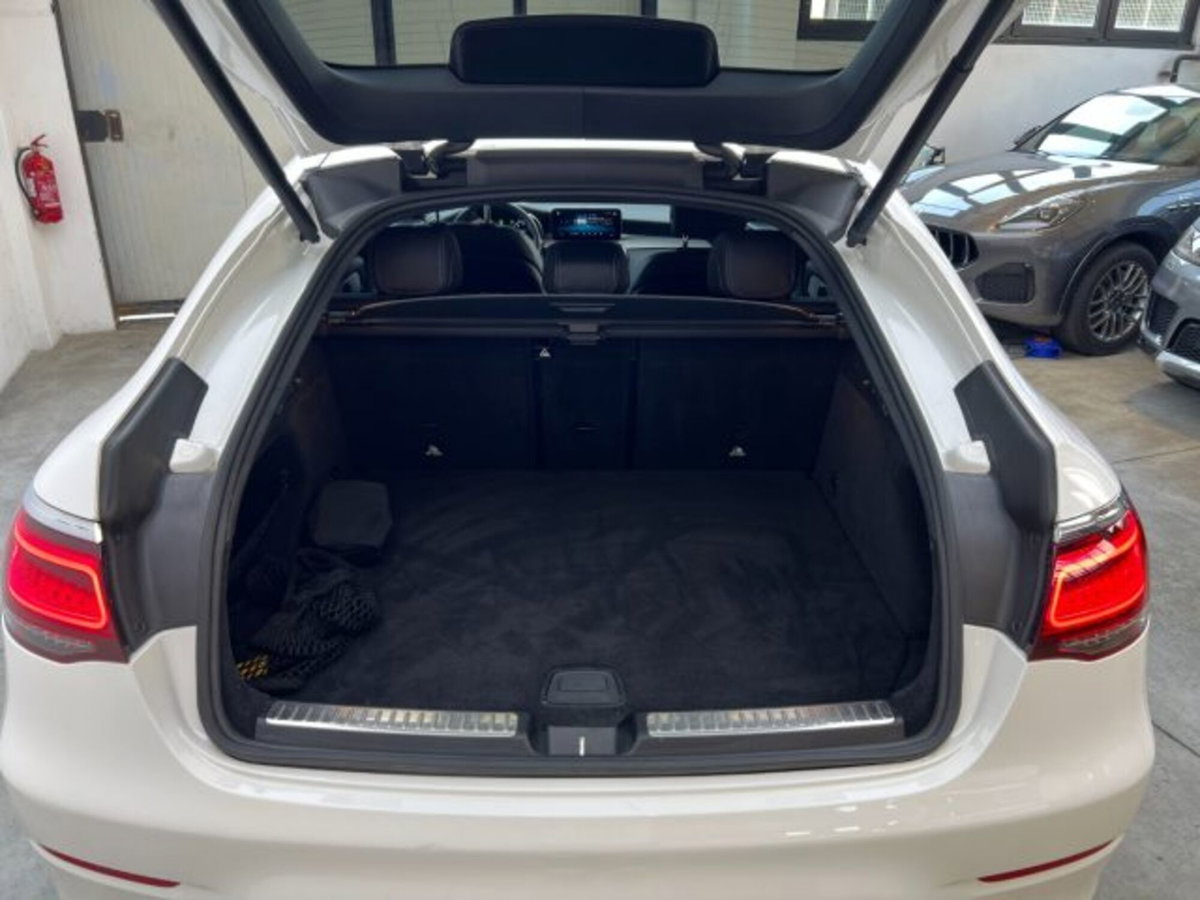 Mercedes-Benz GLC Coupé 200 4Matic EQ-Boost Coupé Premium (20)