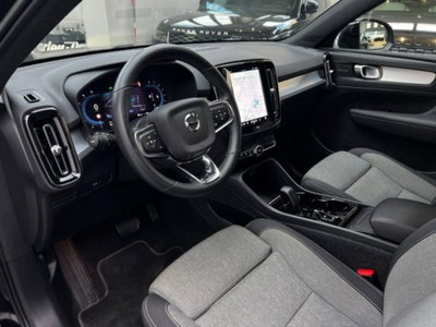 Volvo XC40 B3 automatico Plus Dark (4)