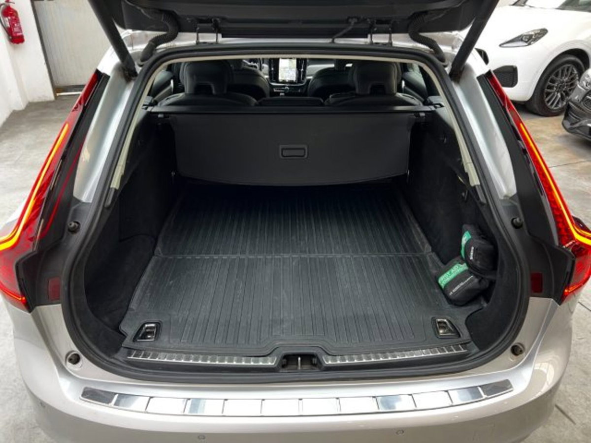 Volvo V90 B4 (d) Geartronic Momentum (18)