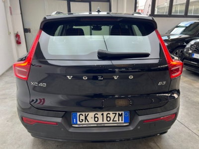Volvo XC40 B3 automatico Plus Dark (14)