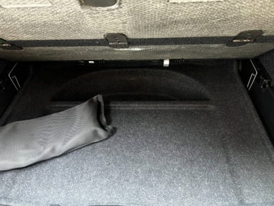 Volvo XC40 B3 automatico Plus Dark (17)