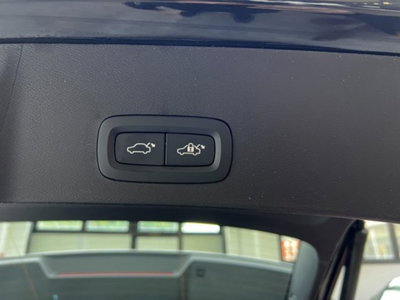 Volvo XC40 B3 automatico Plus Dark (18)