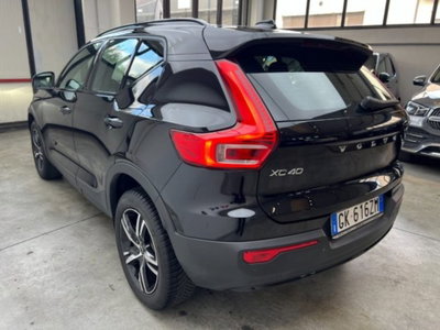Volvo XC40 B3 automatico Plus Dark (3)