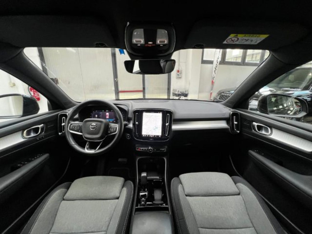 Volvo XC40 B3 automatico Plus Dark (6)