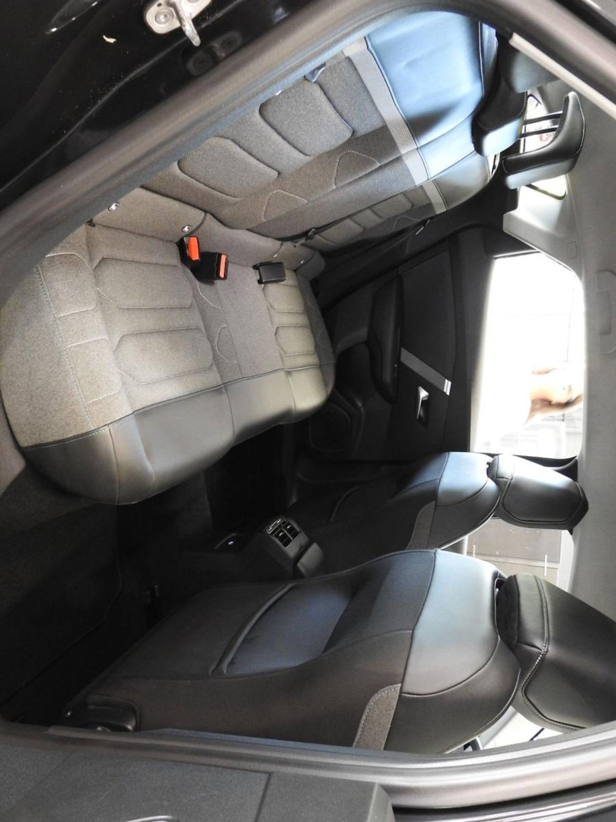 Citroen C4 PureTech 130 S&S EAT8 Feel Pack (11)