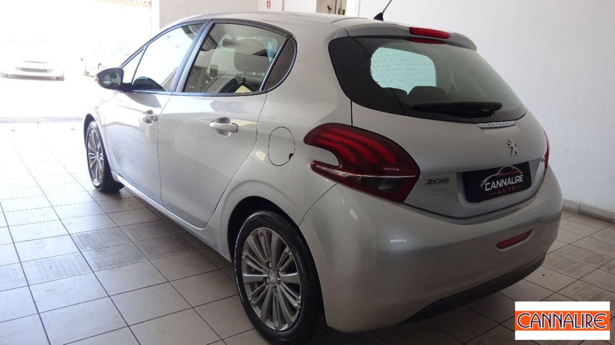 Peugeot 208 VTi 82 CV 5 porte Allure (2)