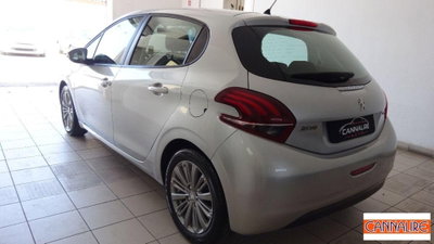 Peugeot 208 VTi 82 CV 5 porte Allure (2)