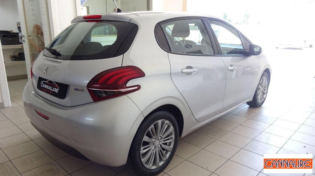 Peugeot 208 VTi 82 CV 5 porte Allure (4)