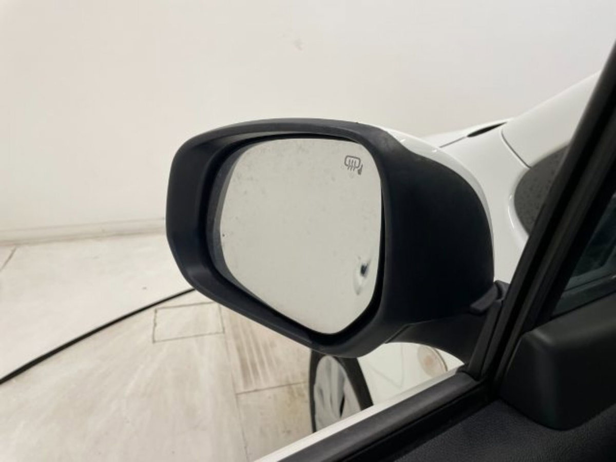 Suzuki Splash 1.0 VVT L (12)