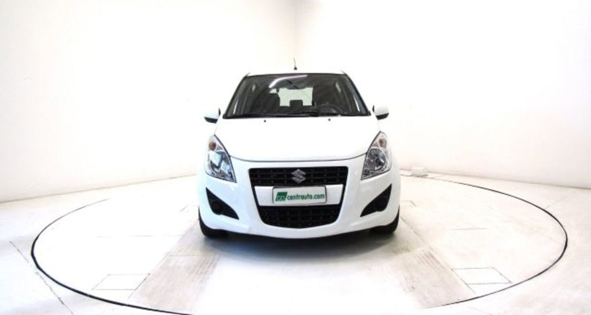 Suzuki Splash 1.0 VVT L (2)