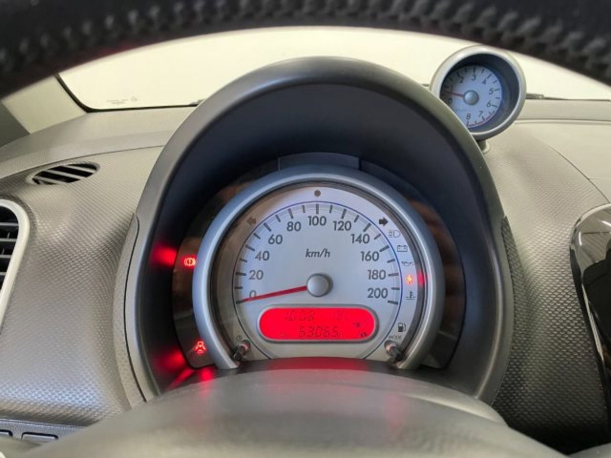 Suzuki Splash 1.0 VVT L (5)